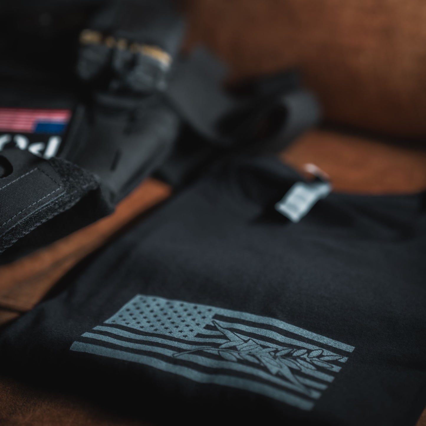 Flag Essential Tee (Black/Grey)